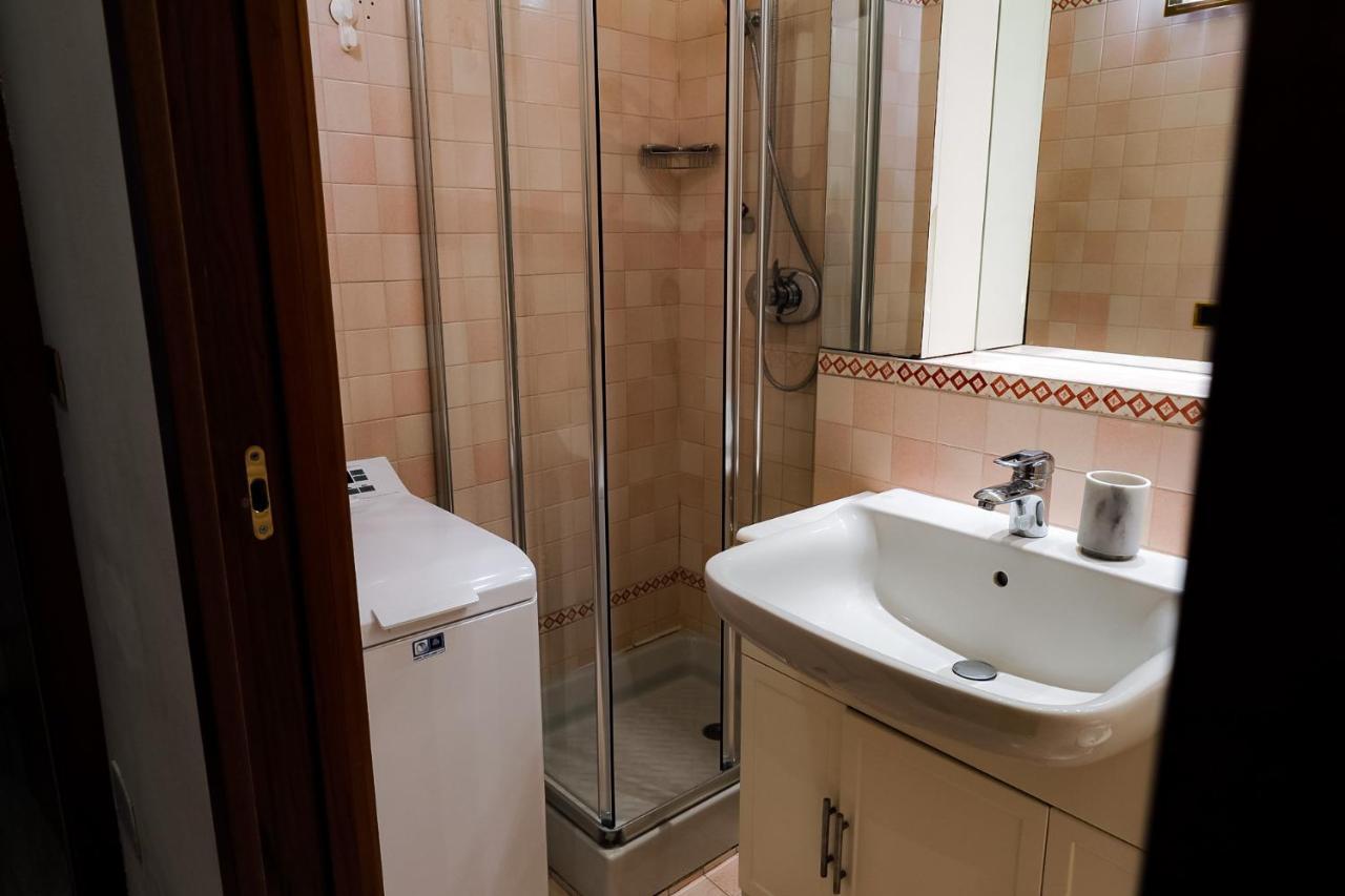 Juliet Deluxe Apartment เวโรนา ภายนอก รูปภาพ